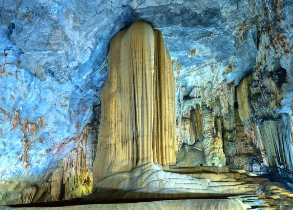 Bela Caverna Paraíso Com Estalactites Estalagmites — Fotografia de Stock