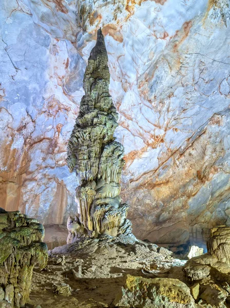 Kształcie Jaskini Wapienne Formacje Geologiczne Pięknymi Stalaktytami Stalagmitami Tworzą Spektakularne — Zdjęcie stockowe