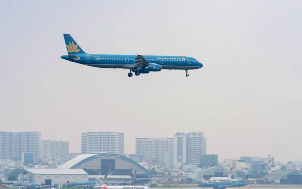 Хошимин Вьетнам Мая 2019 Года Авиакомпания Вьетнама Приземляется Международном Аэропорту — стоковое фото