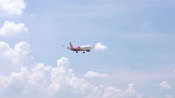 Хошимин Вьетнам Июня 2019 Года Самолет Vietjet Air Летящий Через — стоковое видео