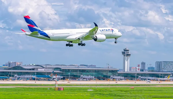 Minovo Město Vietnam Červen 2019 Osobní Letadlo Airbus A350 Latam — Stock fotografie