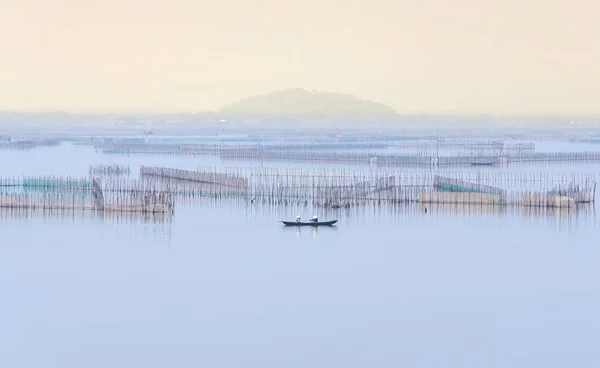 Kleine Fischerboote Bewegen Die Fischerei Der Lagune Einer Der Größten — Stockfoto