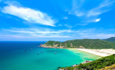 Phu yen, Vietnam 'daki güzel Vung ro Körfezi 'nde balıkçılık tekneleri