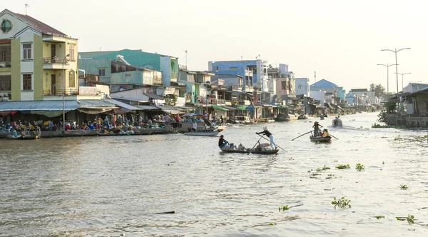 Soc Trang Vietnam Enero 2019 Ferry Remo Lleva Los Visitantes — Foto de Stock