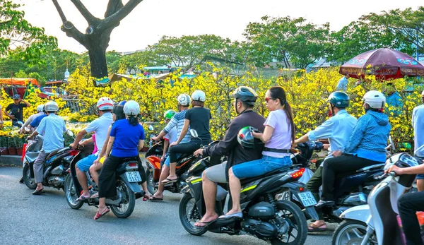 Chi Minh City Vietnã Fevereiro 2019 Azáfama Comprar Flores Mercado — Fotografia de Stock