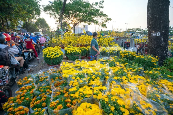 Хошимін Єтнам Лютого 2019 Суєта Купівлі Квітів Квітковому Ринку Місцеві — стокове фото