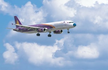 Ho Chi Minh City, Vietnam - 11 Eylül 2019: Havayoluyla uçan Kamboçya Angkor Air'e ait Uçak airbus A321, Tan Son Nhat Uluslararası Havaalanı'na inmeye hazırlanıyor, Ho Chi Minh City, Vietnam