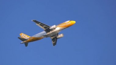 Ho Chi Minh City, Vietnam - 11 Eylül 2019: Tan Son Nhat Uluslararası Havalimanı Ho Chi Minh City, Vietnam 'dan havalanan Scoot uçağının A320 sefer sayılı uçağı