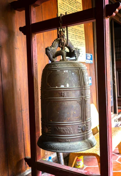 Miedziany Dzwon Starej Świątyni Jest Przedmiot Używany Zasygnalizowania Czasu Służby — Zdjęcie stockowe