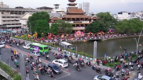 Chi Minh City Βιετνάμ Μαΐου 2019 Πολυσύχναστη Κυκλοφορία Πάνω Από — Αρχείο Βίντεο