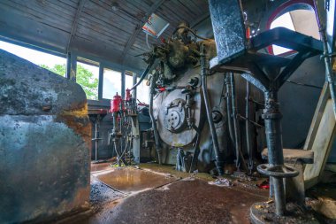 Da Lat, Vietnam - 2 Ağustos 2020: İstasyondaki eski lokomotif, gezginler için tarih merkezi, bu 19. yüzyıldan bugüne kadar korunmuş olan en eski platform.