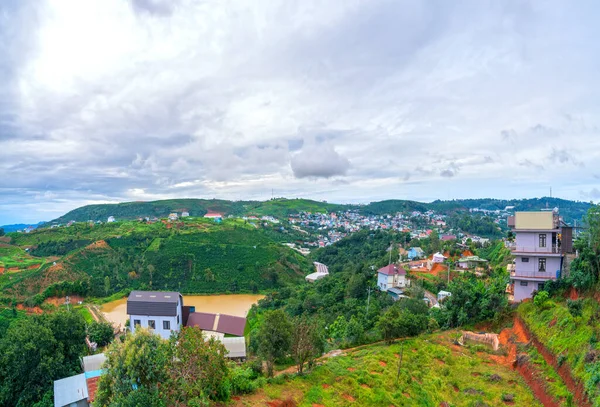 Kleine Stad Een Stormachtige Ochtend Met Bewegende Wolken Top Van — Stockfoto