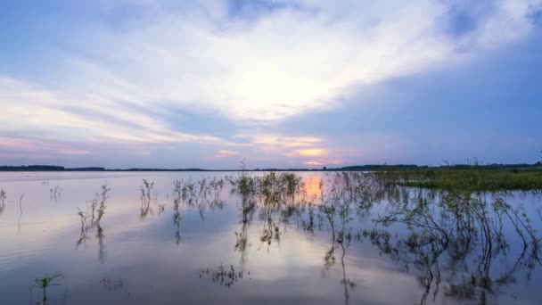 Zonsondergang Landschap Een Grote Waterkracht Plas Een Bron Van Water — Stockvideo