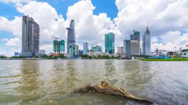 Chi Minh Şehri Vietnam Ağustos 2020 Nehir Boyundaki Gökdelenler Mimari — Stok video