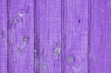 ahşap arka plan, ahşap bir çit, delikli eski ağaç parçası