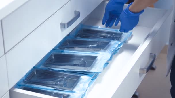 Dispositivi medici sterilizzati e confezionati — Video Stock