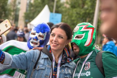 Moskova, Rusya, 14 Haziran 2018 Meksika futbol destekçisi taraftarları Dünya Kupası açmadan önce Luzhniki Stadı yakınındaki