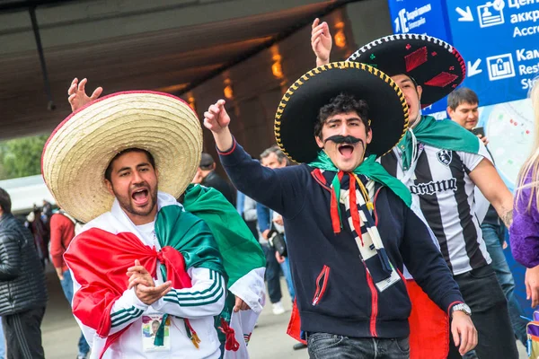 Moscú Rusia Junio 2018 Fans Aficionados Fútbol Mexicano Cerca Del — Foto de Stock