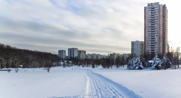 Invierno ciudad paisaje — Foto de Stock