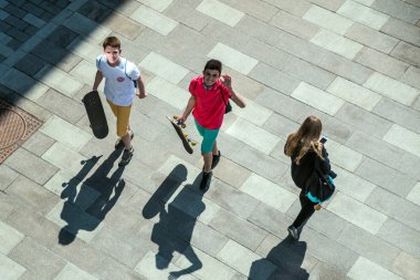 Patenciler Caddesi üzerinde
