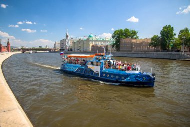 Moskova Nehri ve gezi teknesi