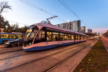 Modern şehir tramvay