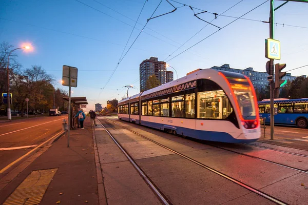 Modern şehir tramvay