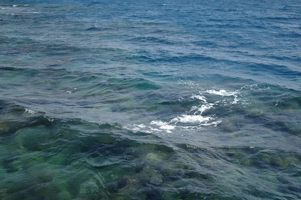 Niebieska Woda Morska Powierzchnia Oceanu Dla Naturalnego Tła — Zdjęcie stockowe