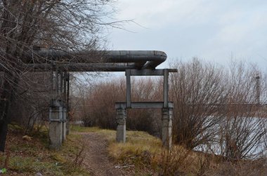 Bu resmi bir boru dönüş geçit üzerinde gösterir.