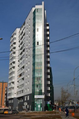 Bu resim yeni bir bina bir köşesinde gösterir