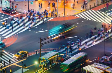 Rating Shibuya, Tokyo, Japonya içinde bir ntersection haçlar