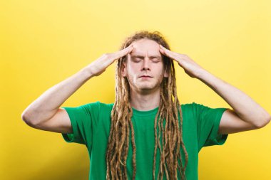 Stresli duygu genç adam