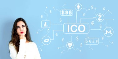 Genç kadın ile cryptocurrency ICO Tema