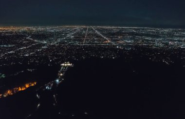 Los Angeles Griffith Park arkasından havadan görünümü