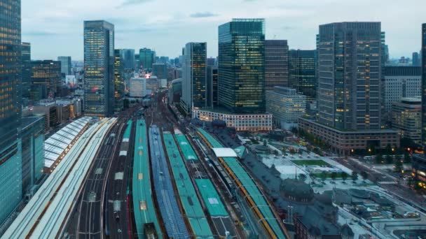 Dagen till natt time-lapse ovanför Tokyo Station — Stockvideo