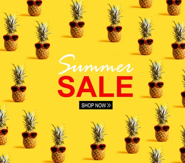 Sommar-REA med serie av ananas — Stockfoto