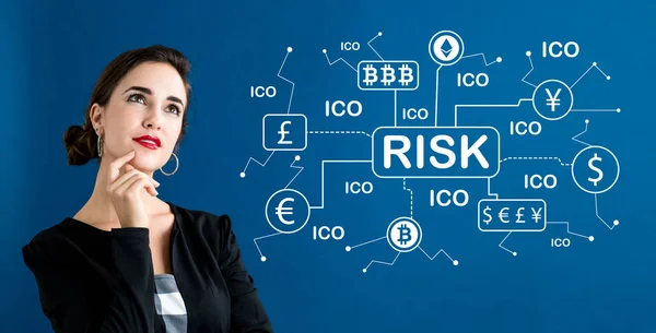 Kryptowährung: Risikothema mit Geschäftsfrau — Stockfoto