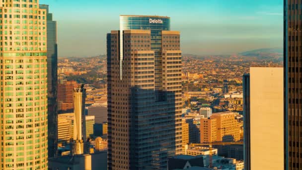 Atardecer lapso de tiempo de los rascacielos del centro de Los Ángeles — Vídeos de Stock