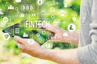 Onun tableti tutan adamla cryptocurrency fintech Tema kavramı