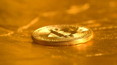 Ağır çekimde düşen Bitcoin sikke