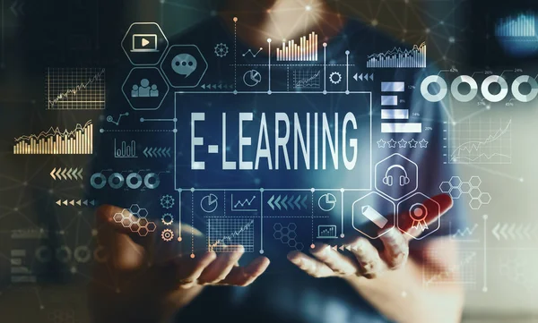 E-Learning z mężczyzną — Zdjęcie stockowe