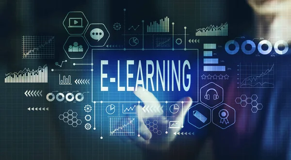 E-Learning z młodzieńcem, wskazując — Zdjęcie stockowe