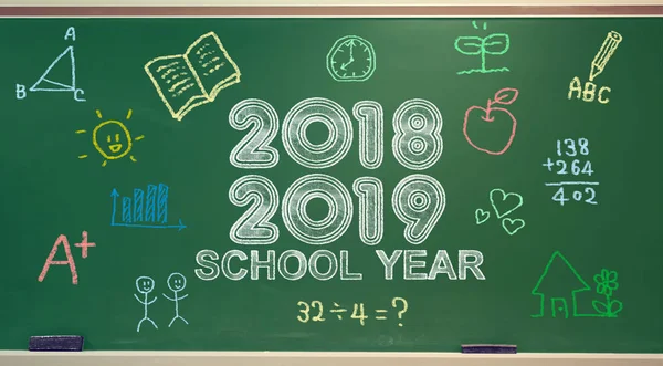 学年2018-2019 在黑板上 — 图库照片