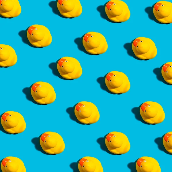 Sarı lastik ördek topluluğu — Stok fotoğraf
