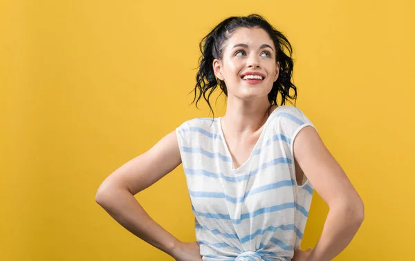 Glückliche junge Frau — Stockfoto