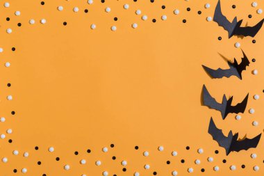 Cadılar Bayramı kağıt yarasaları