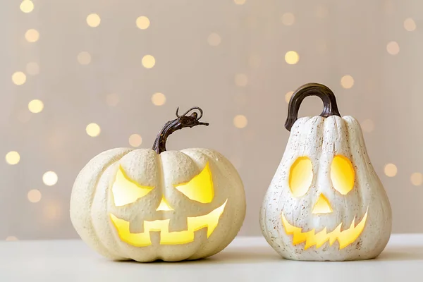 Abóboras de Halloween com luzes brilhantes — Fotografia de Stock