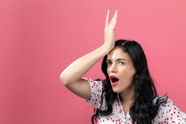 Mujer joven cometiendo un error — Foto de Stock