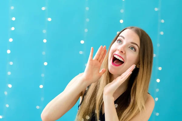 Mujer joven gritando — Foto de Stock