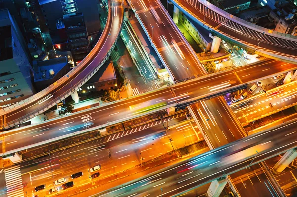 Vista aérea de um cruzamento de rodovias em Osaka, Japão — Fotografia de Stock